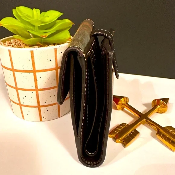 Vintage Dooney & Bourke Graffiti Leather Wallet- Like New - Picture 9 of 13